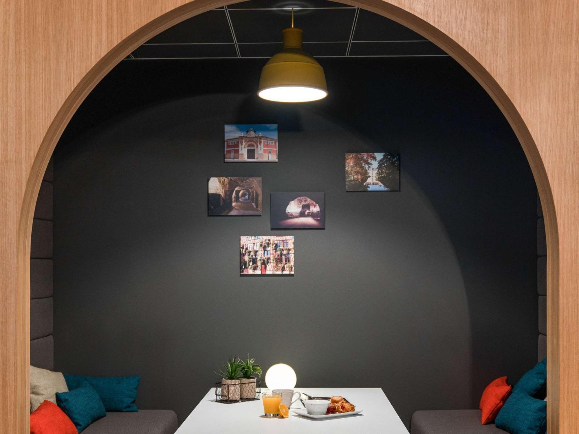 Hotel Ibis Styles Chalons En Champagne Centre Esterno foto