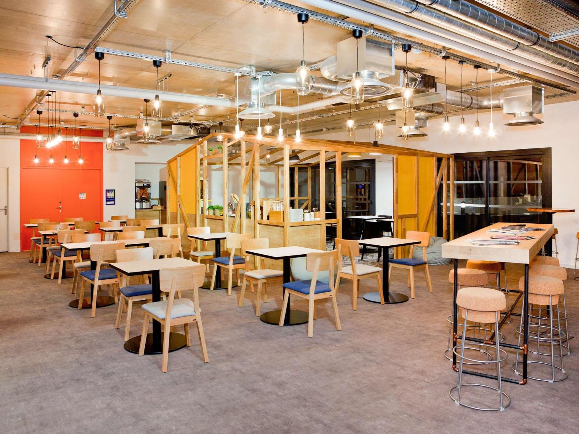 Hotel Ibis Styles Chalons En Champagne Centre Esterno foto
