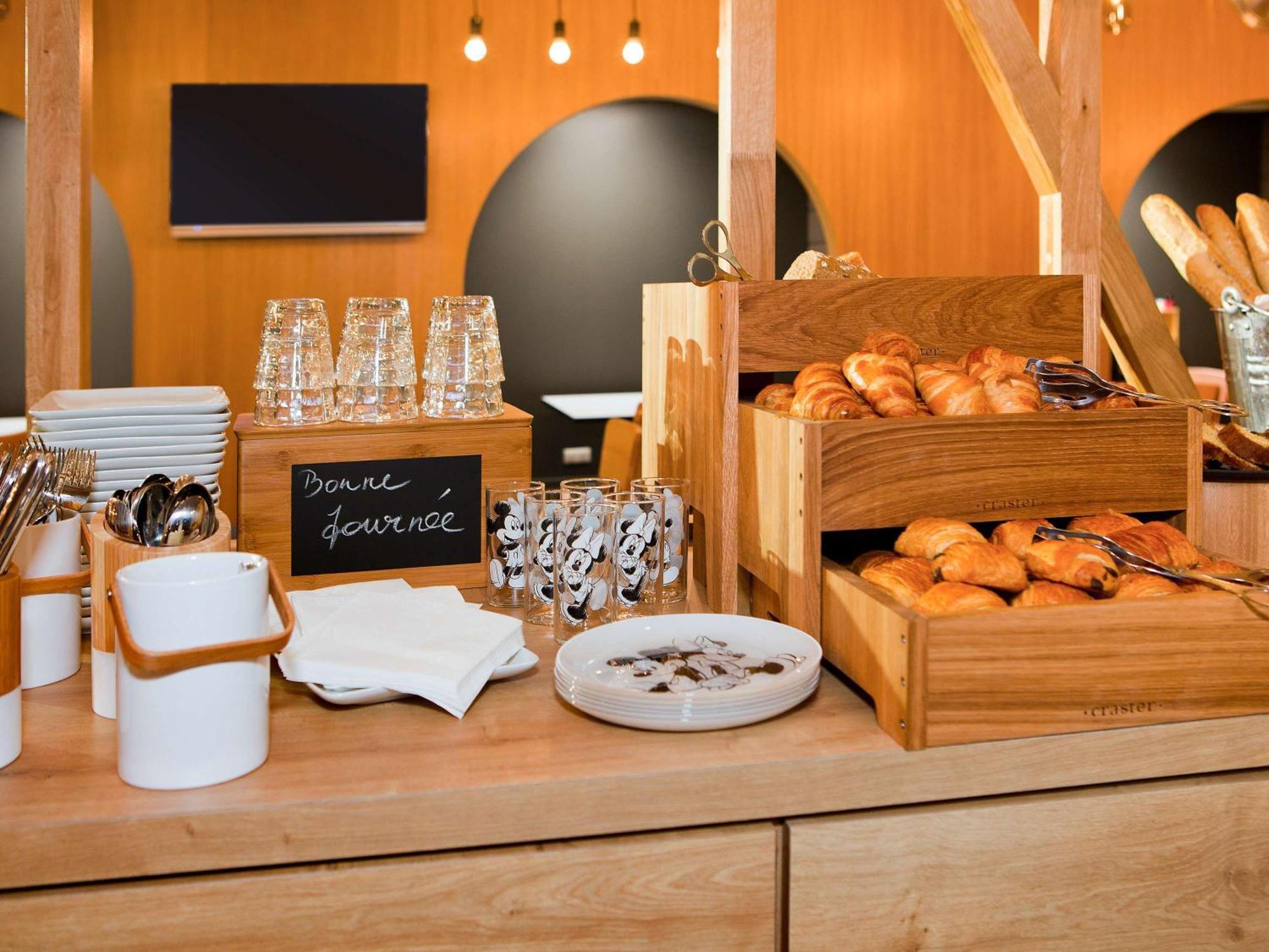 Hotel Ibis Styles Chalons En Champagne Centre Esterno foto