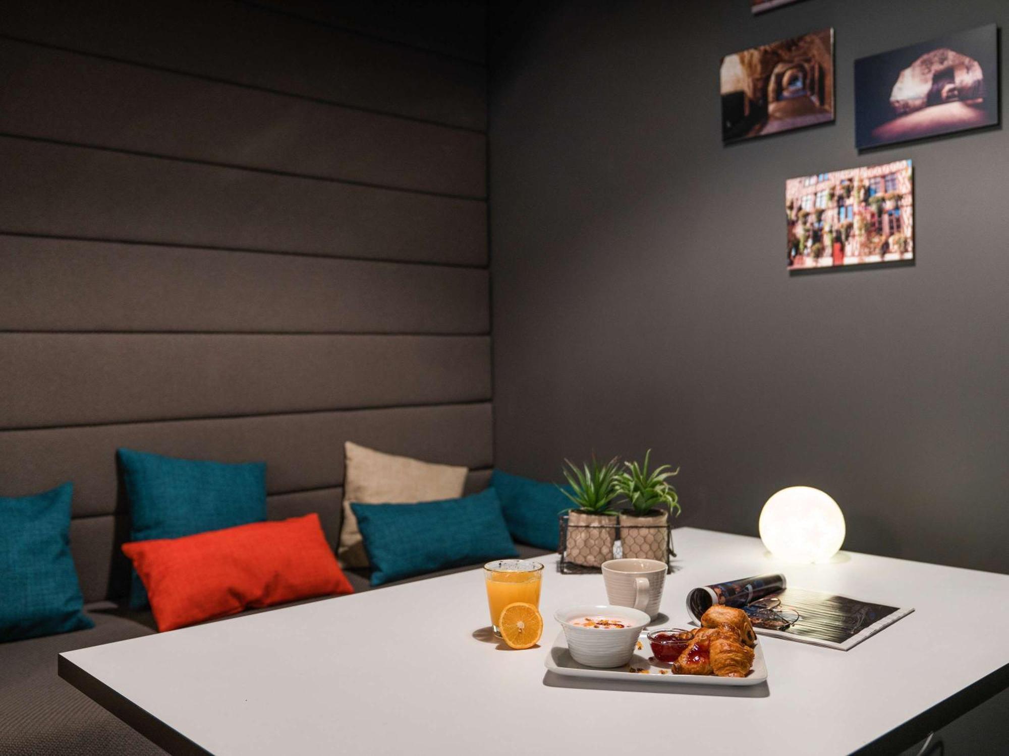 Hotel Ibis Styles Chalons En Champagne Centre Esterno foto