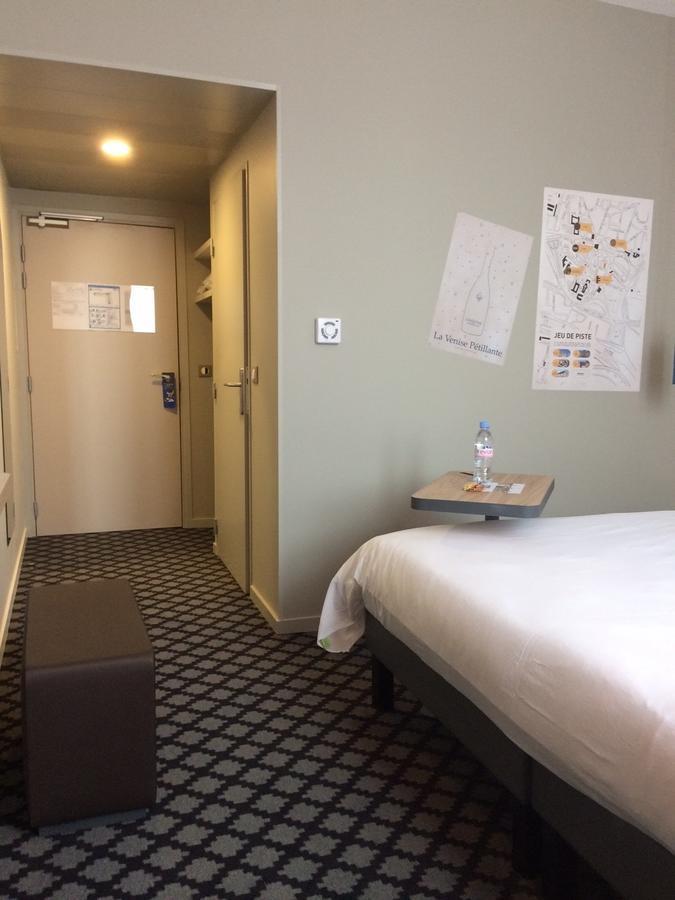 Hotel Ibis Styles Chalons En Champagne Centre Esterno foto