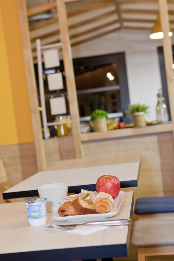 Hotel Ibis Styles Chalons En Champagne Centre Esterno foto