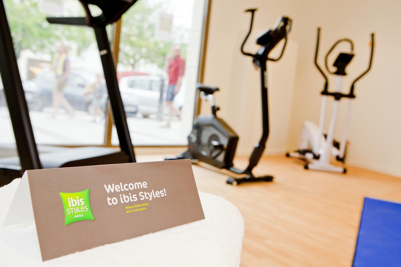 Hotel Ibis Styles Chalons En Champagne Centre Esterno foto