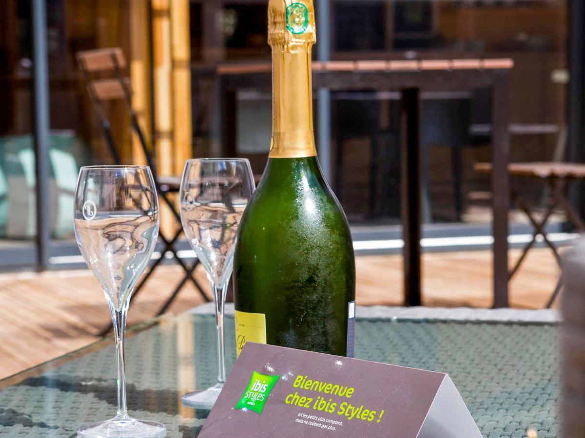 Hotel Ibis Styles Chalons En Champagne Centre Esterno foto